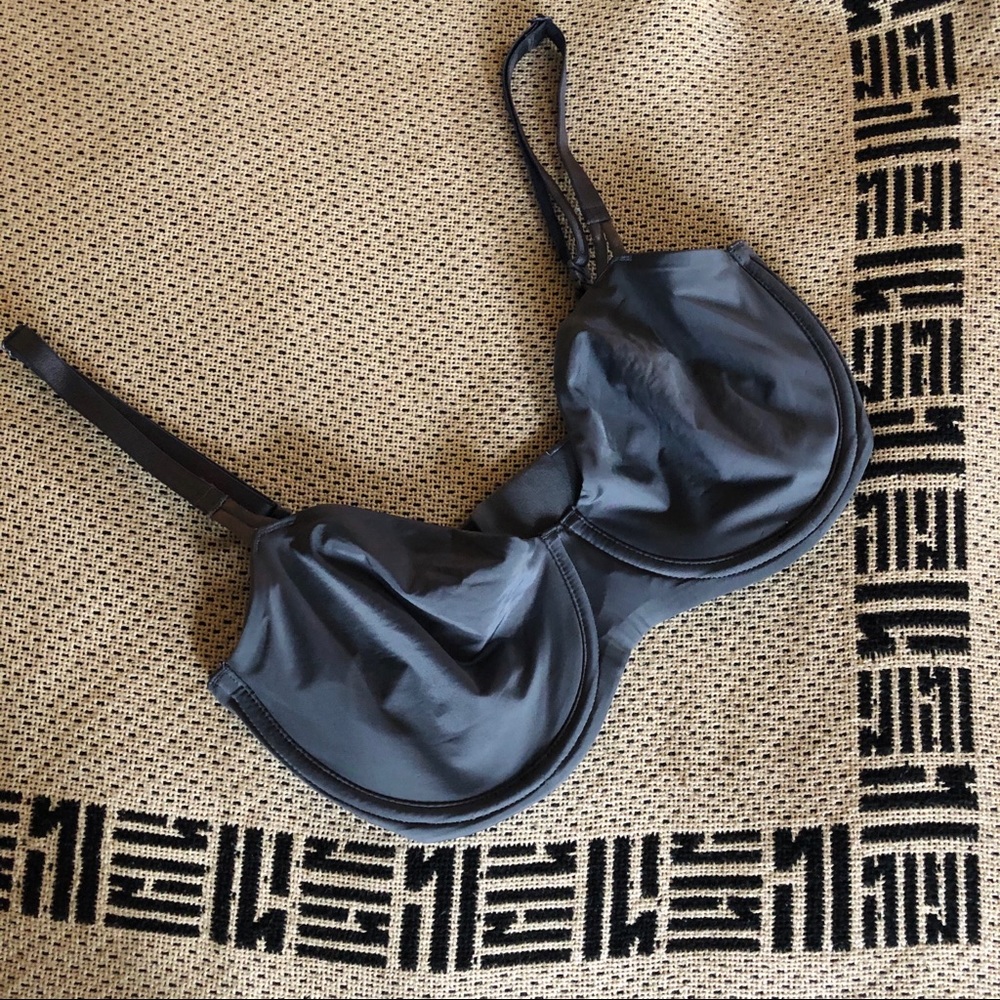Victoria’s Secret unlined bra